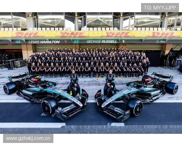 F1赛季最新动态:赛道风云变幻 车队争夺激烈 明星车手表现引关注