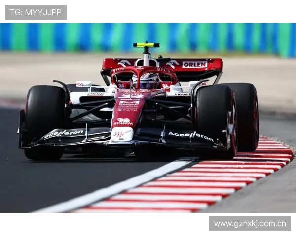 F1赛季战况激烈 多支车队争夺冠军宝座引发全球关注