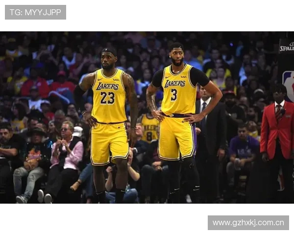 湖人队新赛季阵容曝光 詹姆斯与戴维斯领衔重返争冠之路